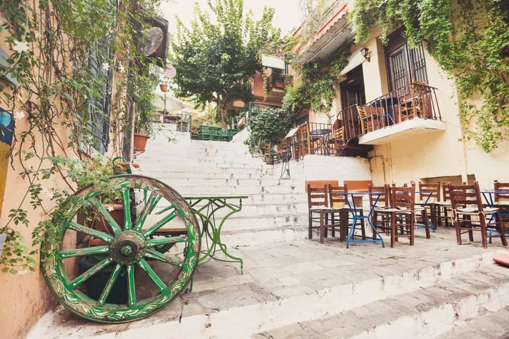 Plaka is the ooldest neighborhood in Athens
