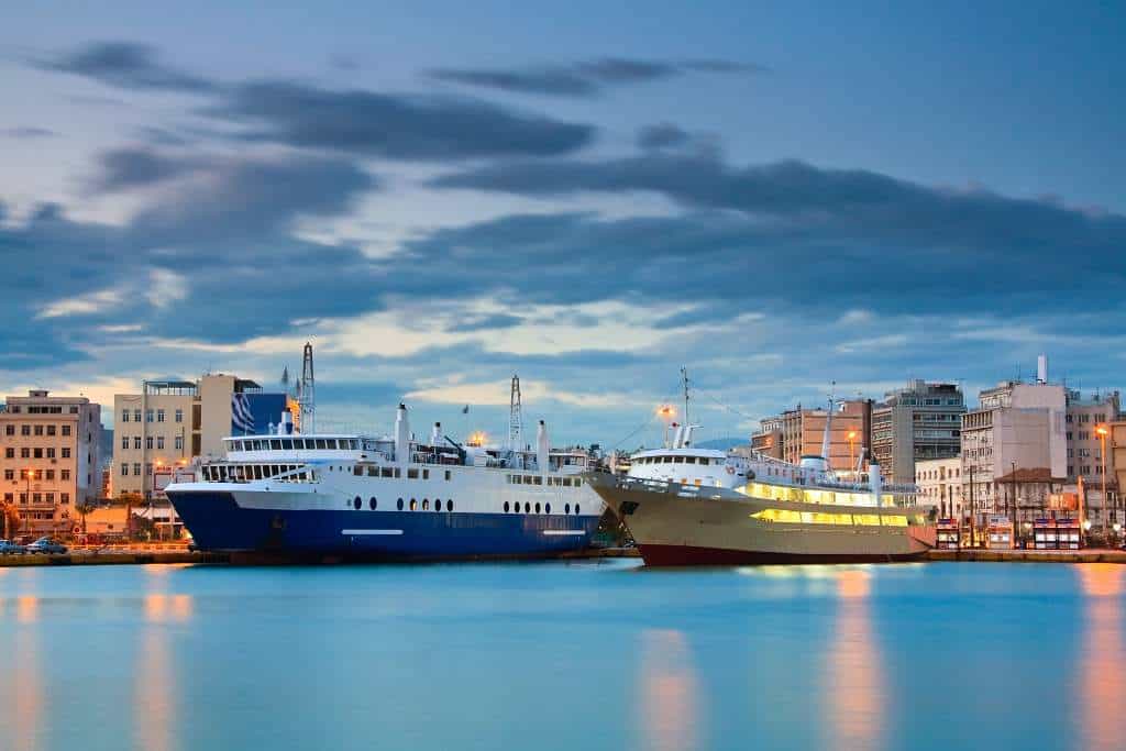 port of Piraeus to city centre