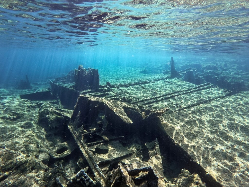 Sunken warship in Crete - diving in Greece
