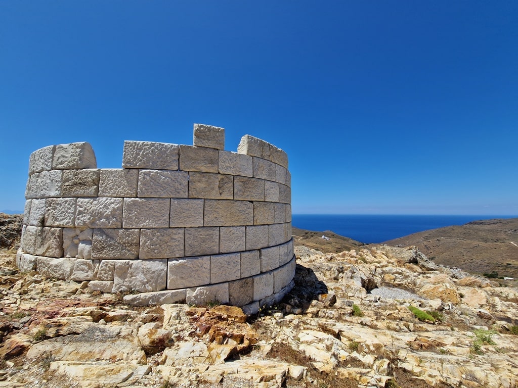 white tower - things to do in Serifos